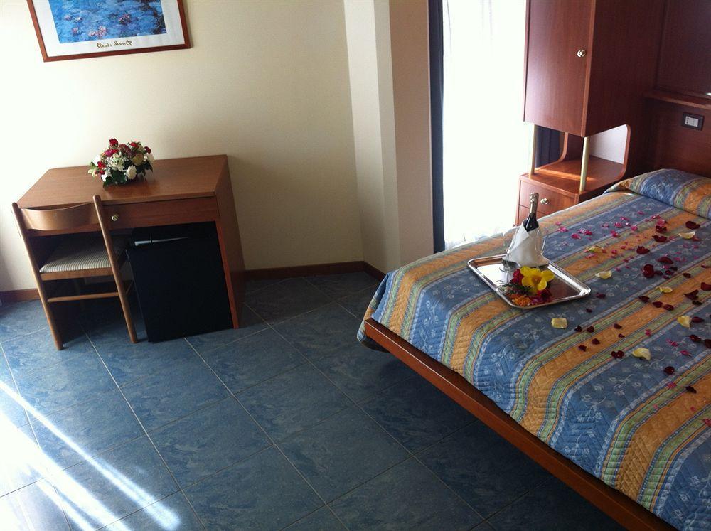 Hotel Gabbiano ปอร์โต ซาน จอร์โจ ภายนอก รูปภาพ