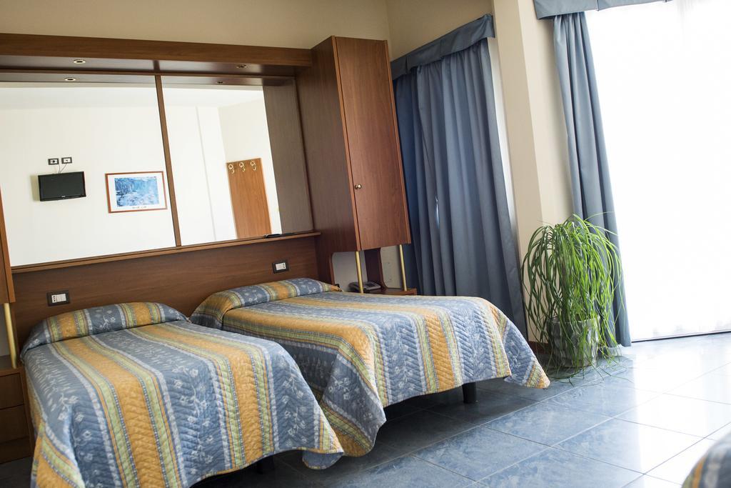 Hotel Gabbiano ปอร์โต ซาน จอร์โจ ภายนอก รูปภาพ