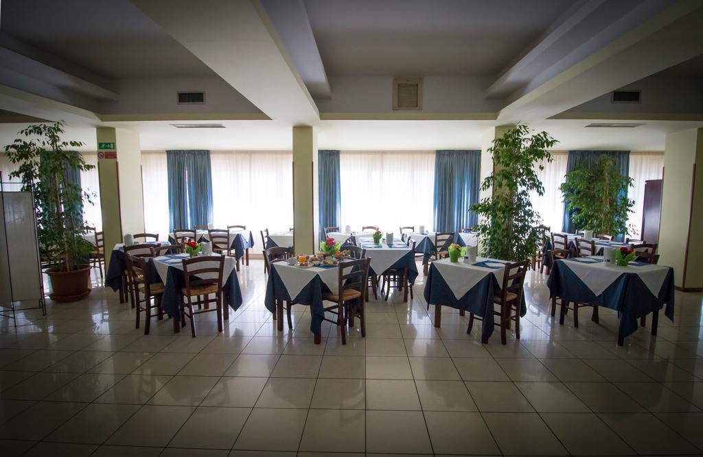 Hotel Gabbiano ปอร์โต ซาน จอร์โจ ภายนอก รูปภาพ