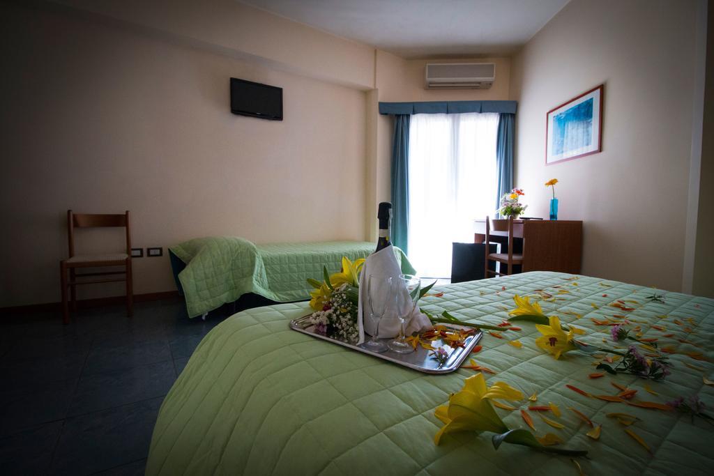 Hotel Gabbiano ปอร์โต ซาน จอร์โจ ภายนอก รูปภาพ