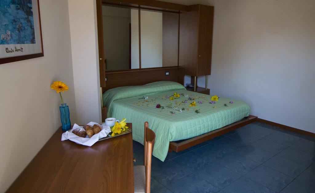 Hotel Gabbiano ปอร์โต ซาน จอร์โจ ภายนอก รูปภาพ