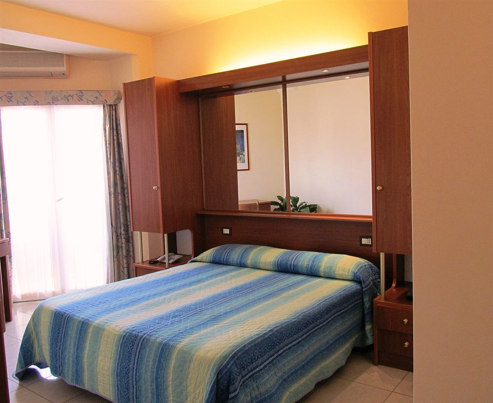 Hotel Gabbiano ปอร์โต ซาน จอร์โจ ภายนอก รูปภาพ