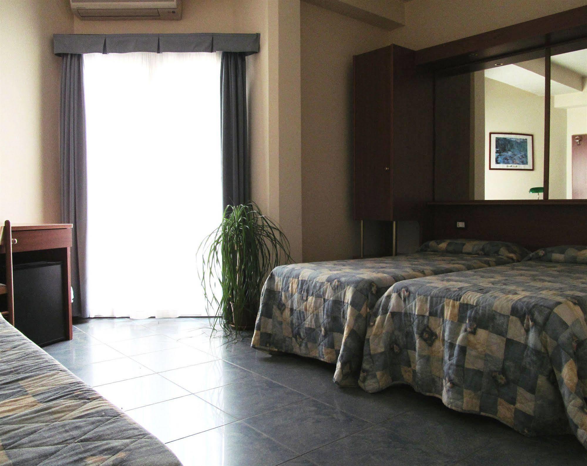 Hotel Gabbiano ปอร์โต ซาน จอร์โจ ภายนอก รูปภาพ