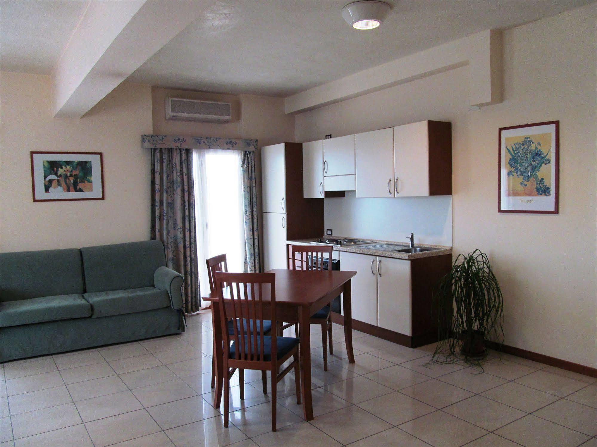 Hotel Gabbiano ปอร์โต ซาน จอร์โจ ภายนอก รูปภาพ